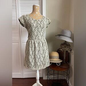Green with Lace Urban Renewal size M